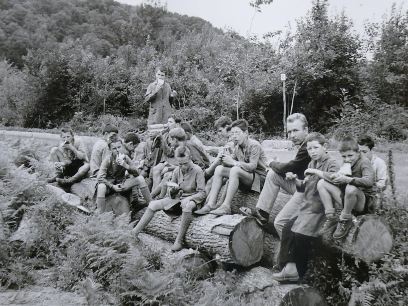 Album photo - Groupe dans la forêt